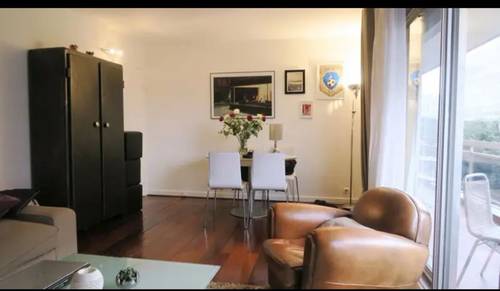 Vends grand appartement 2 pièces, 49m² avec un grand balcon à Boulogne (92)