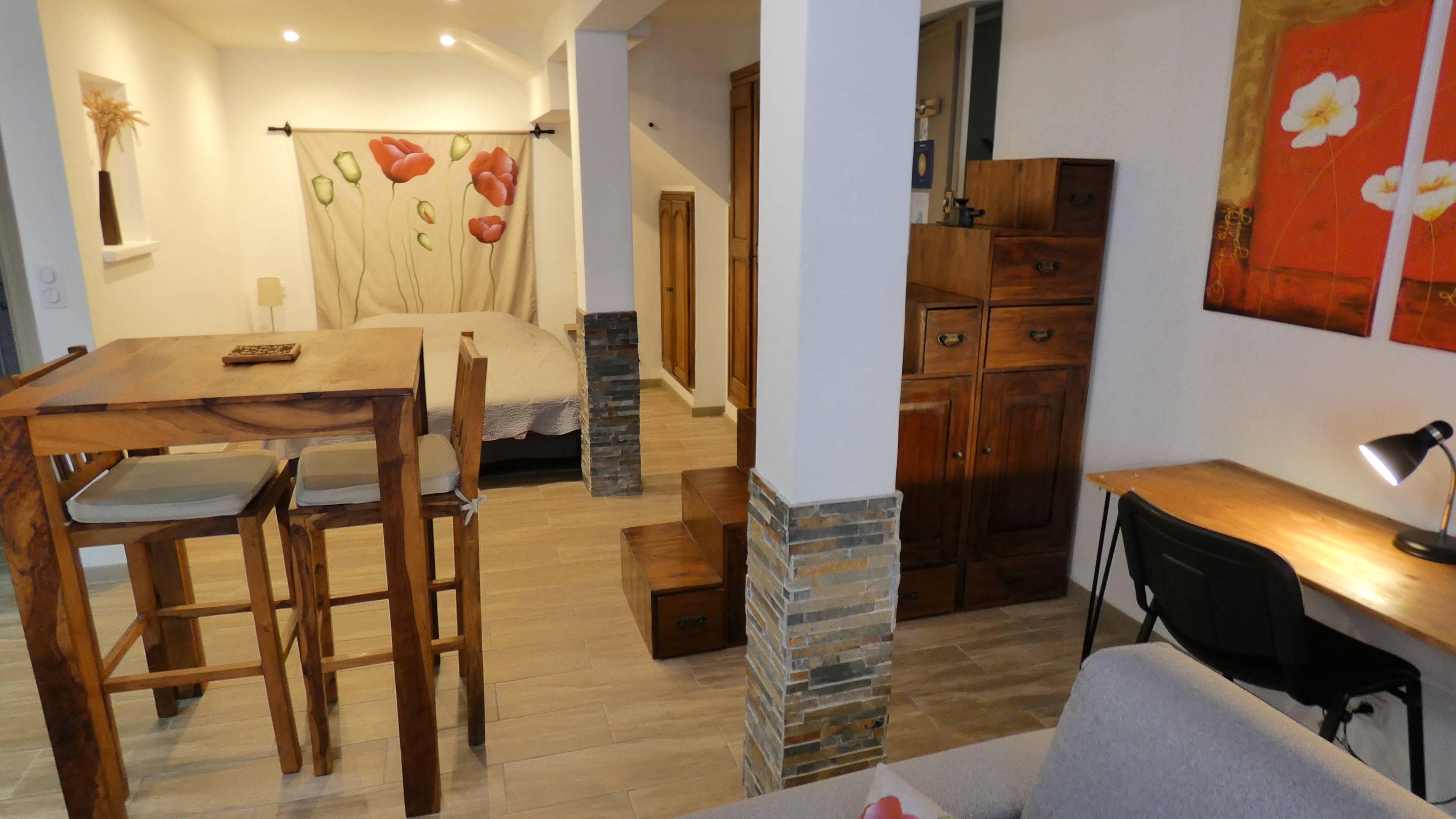 Loue appartement 35m² Antibes - Vieille Ville rue piétonne