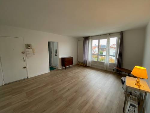Loue Grand studio meublé (balcon + cave + parking) - 33m², Colombes (92)