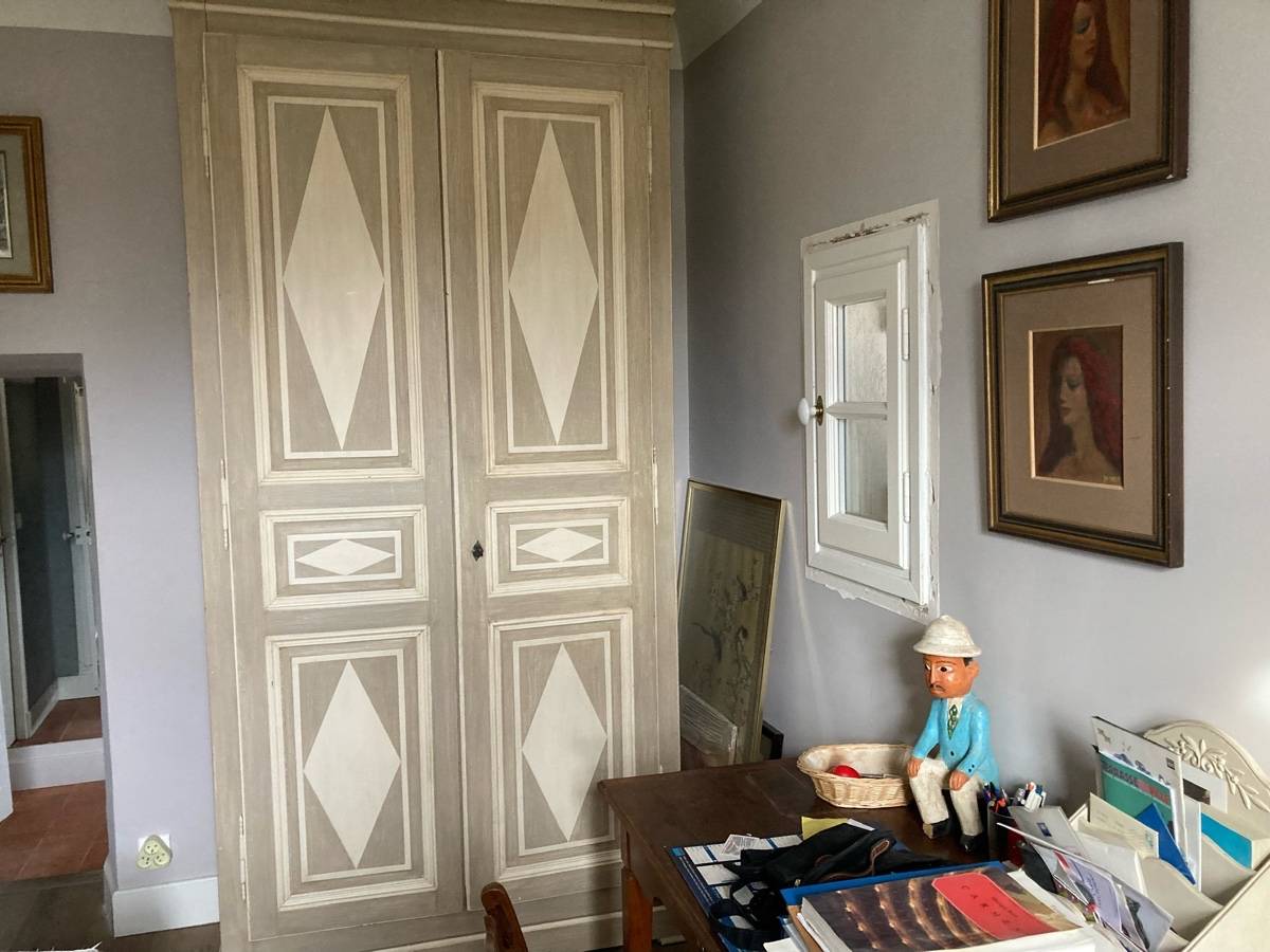 Grande Armoire peinte à vendre