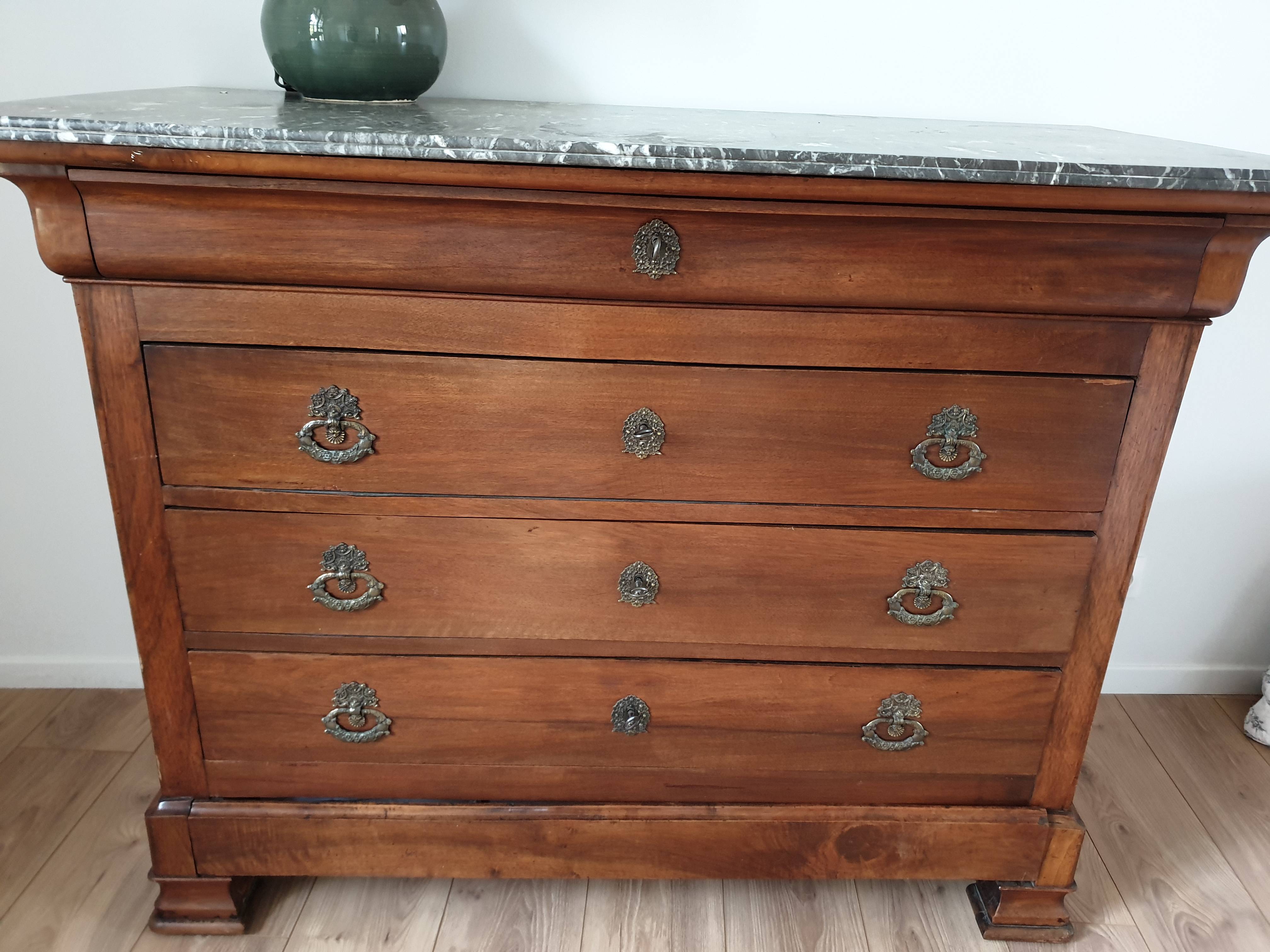 Grande commode avec marbre