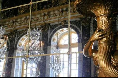 Très grande glace de miroir au mercure. XVIIIème siècle