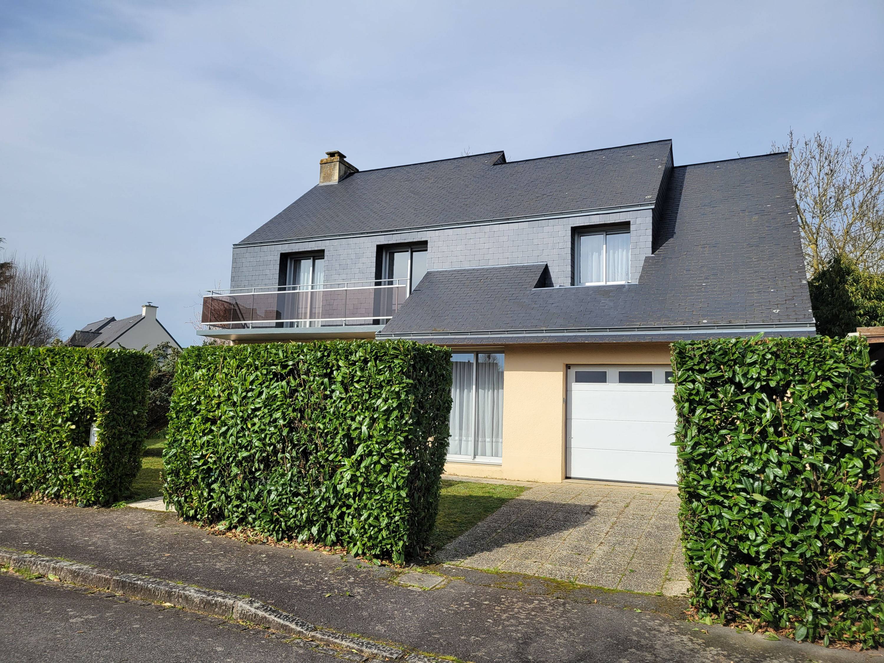 Vends Grande maison familiale de 161m², 6 chambres, idéalement située, non mitoyenne - Saint-Grégoire (35)