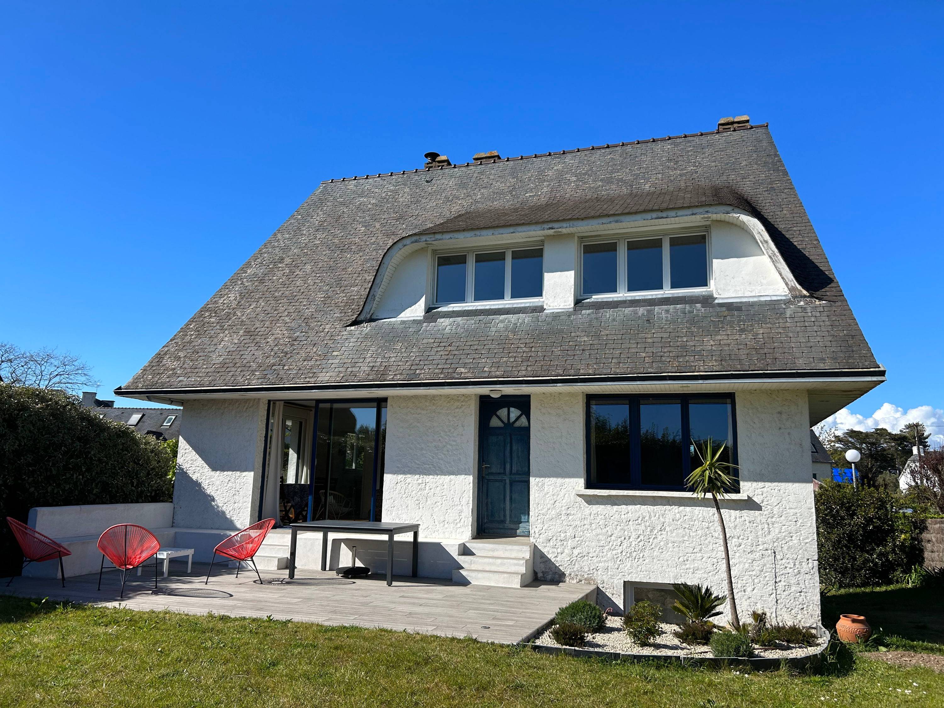 Loue grande maison familiale avec jardin à Saint-Pierre Quiberon proche plages et centre ville 10 couchages