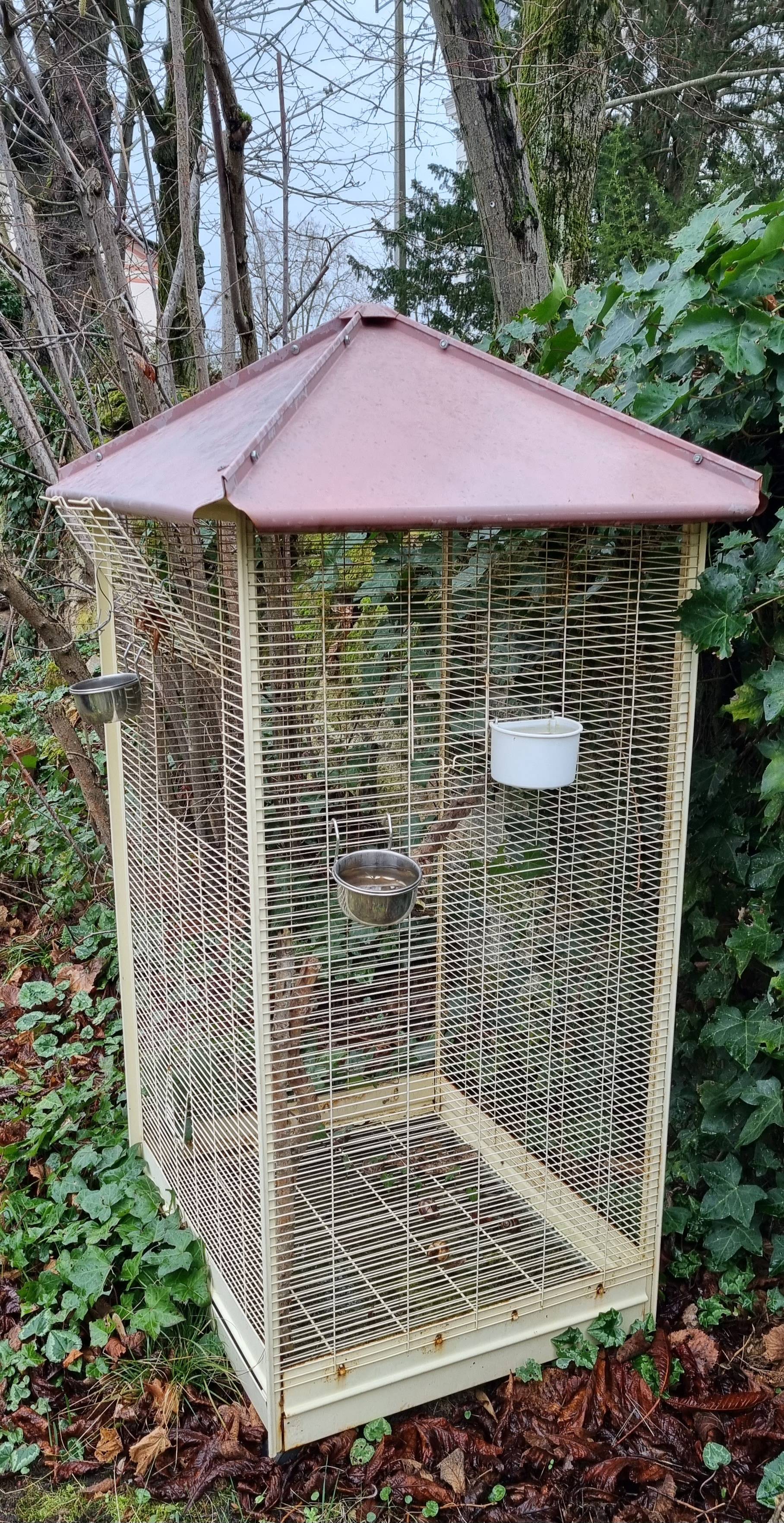 Grande cage pour oiseaux