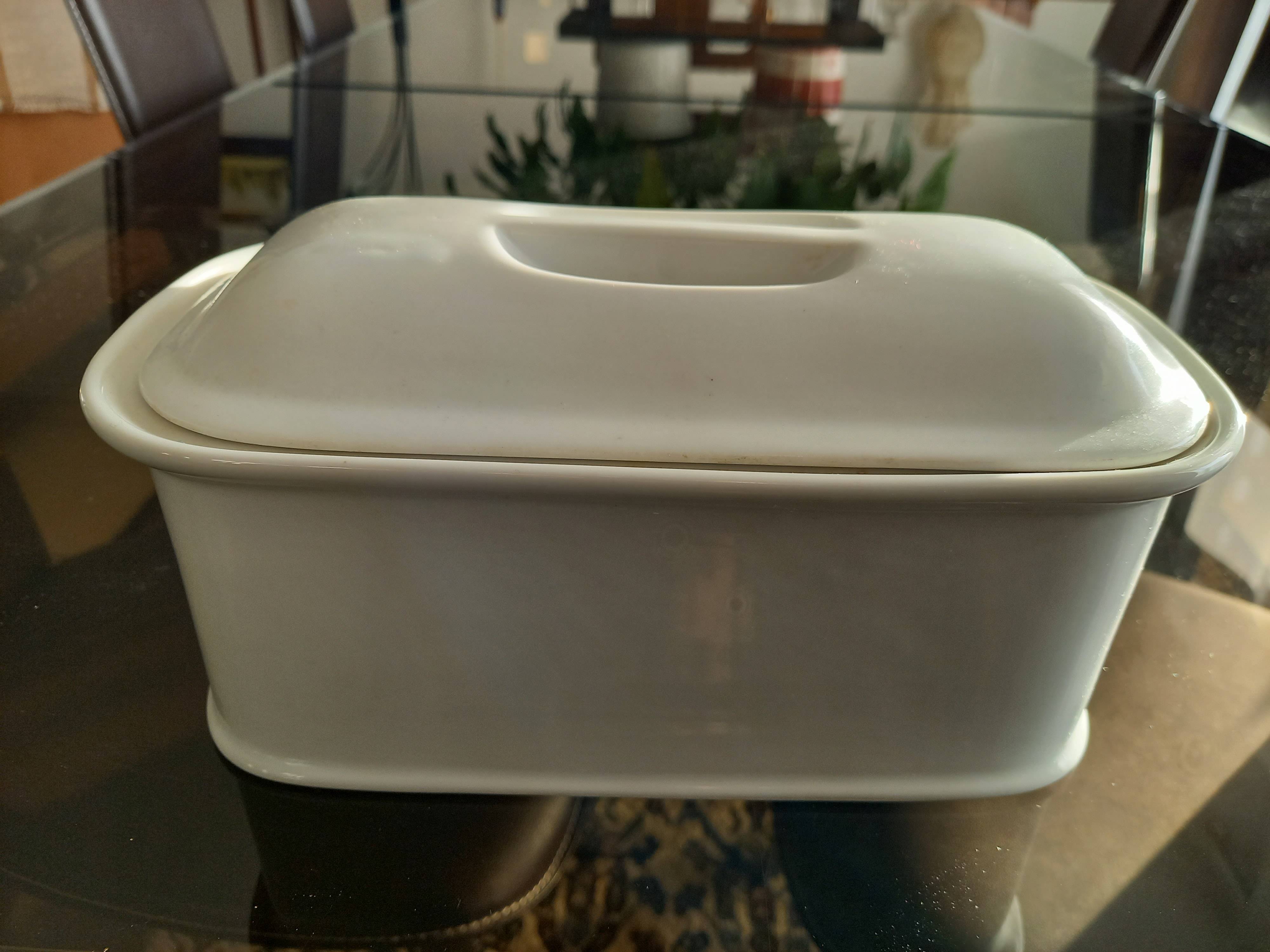 Très grande terrine Pillivuyt en porcelaine française sur Gens de Confiance