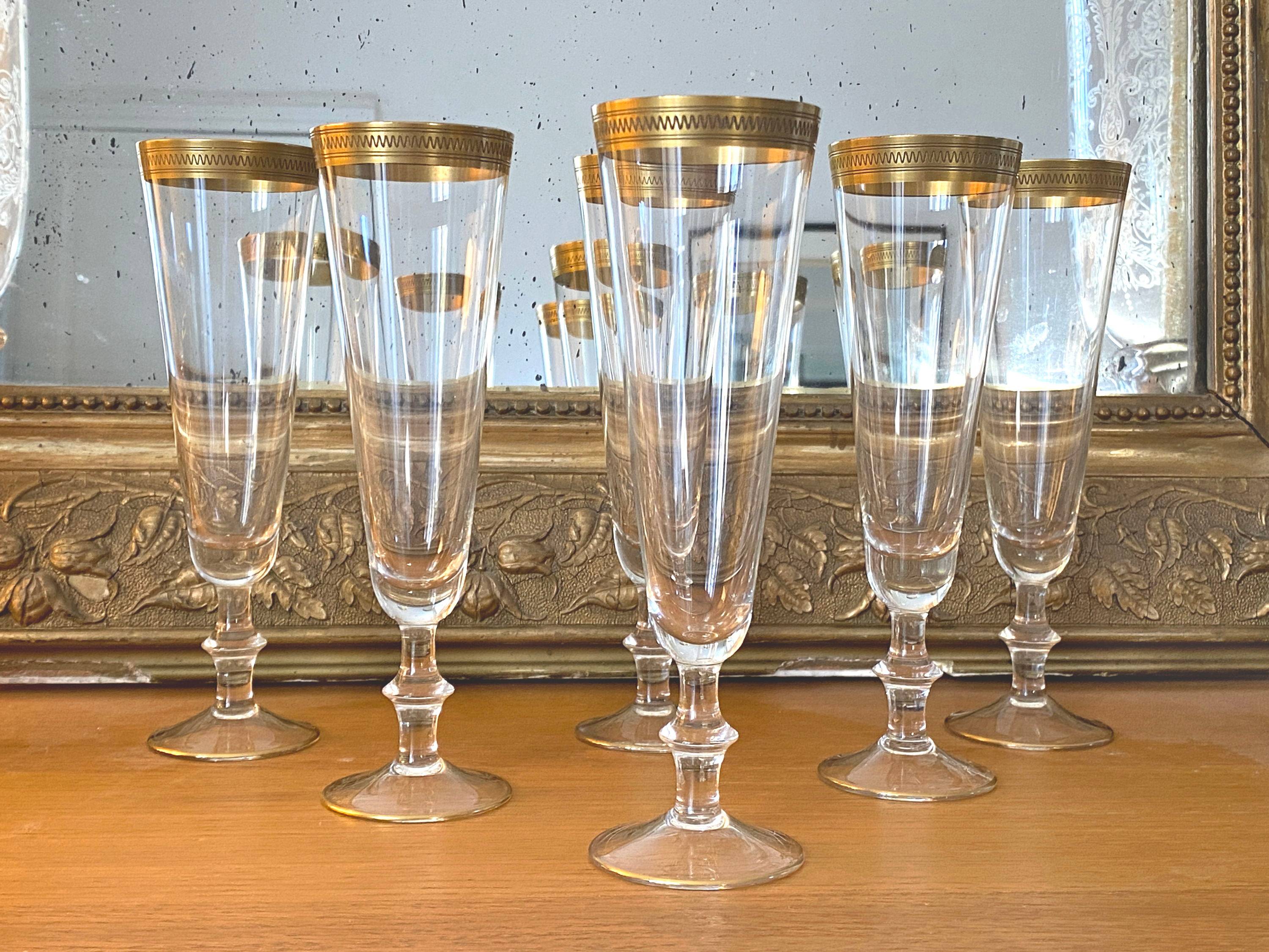 6 grandes flûtes à champagne anciennes en cristal doré à l’or fin - parfait état