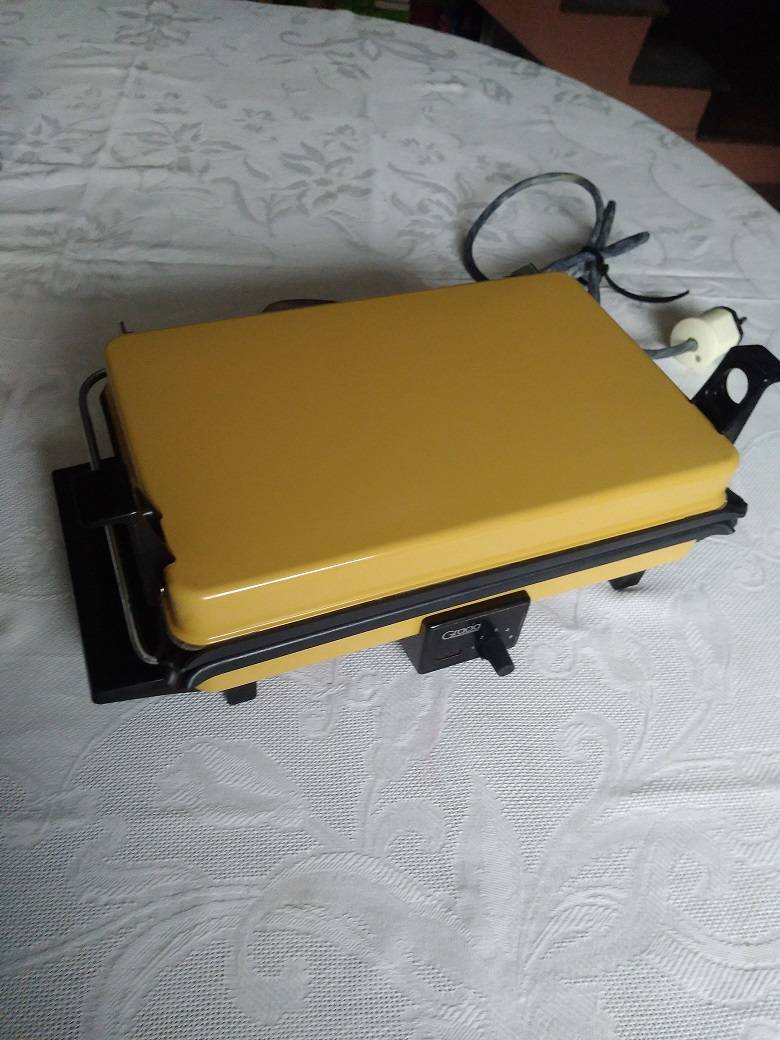 Vends grill électrique 1600W petit format