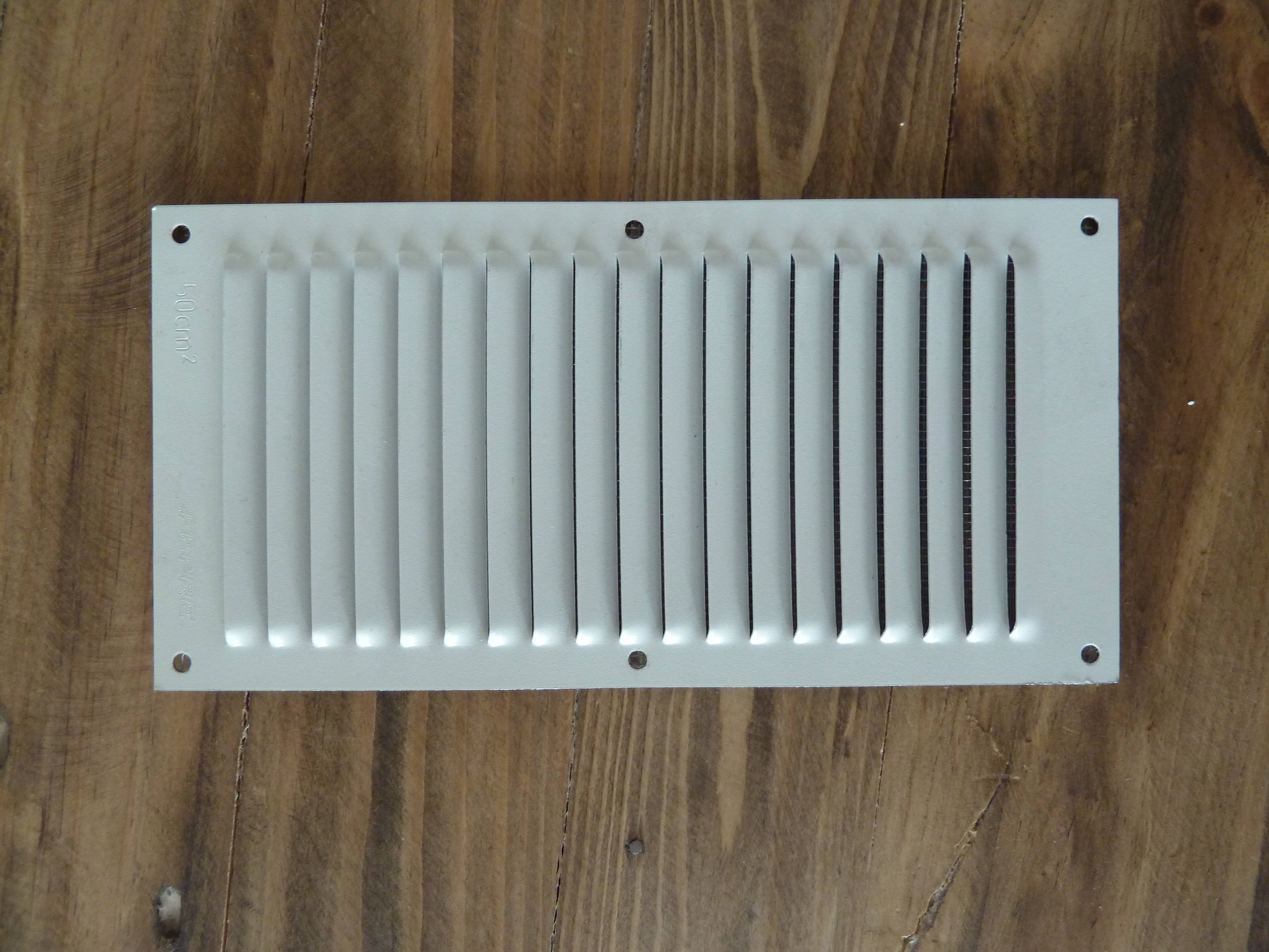 Lienbacher Grille D'aération En Aluminium Différentes Couleurs 60 X 500 Mm - Weiss Pulverbeschichtet RAL 9010