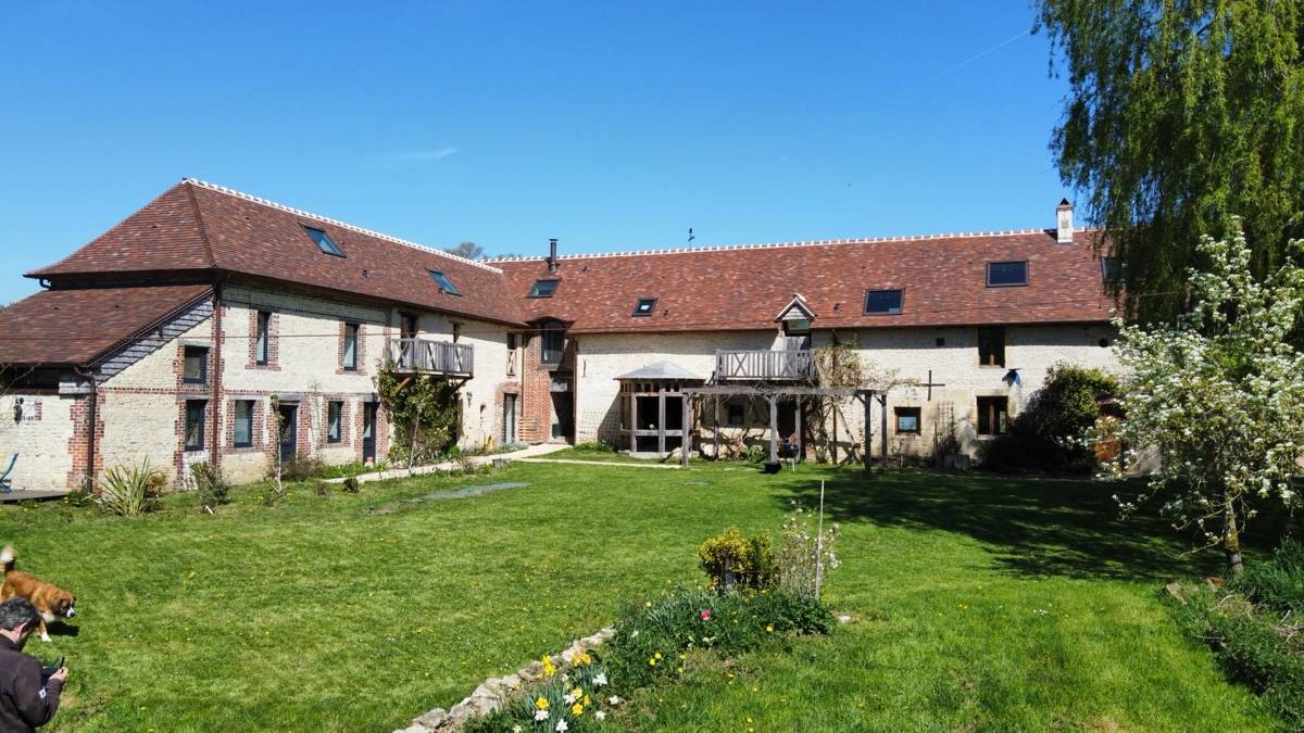 Loue maison confortable et lumineuse au milieu des champs - 15 couchages