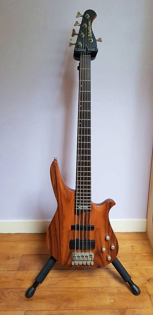 Guitare Basse 5 cordes Washburn