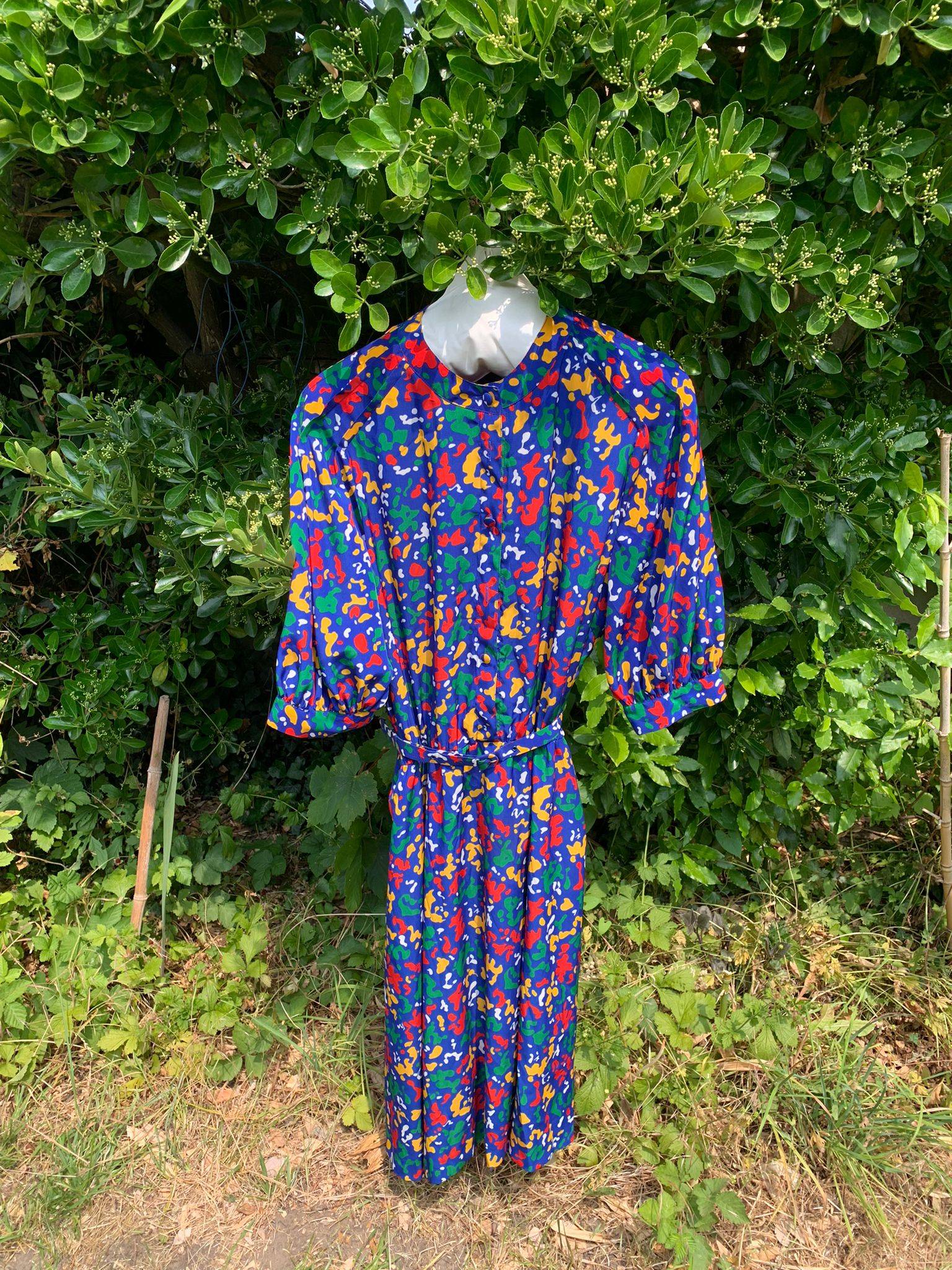 Dans le bleu - châle tricoté avec bordure au crochet