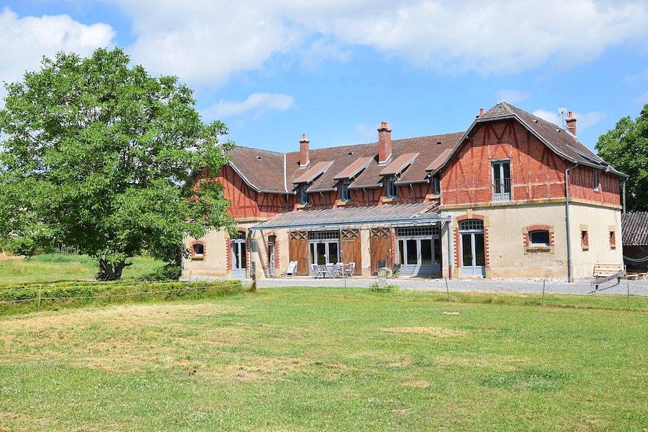 Loue gîte Haras Parc Morvan 15 couchages Eco conception - Poil (58)