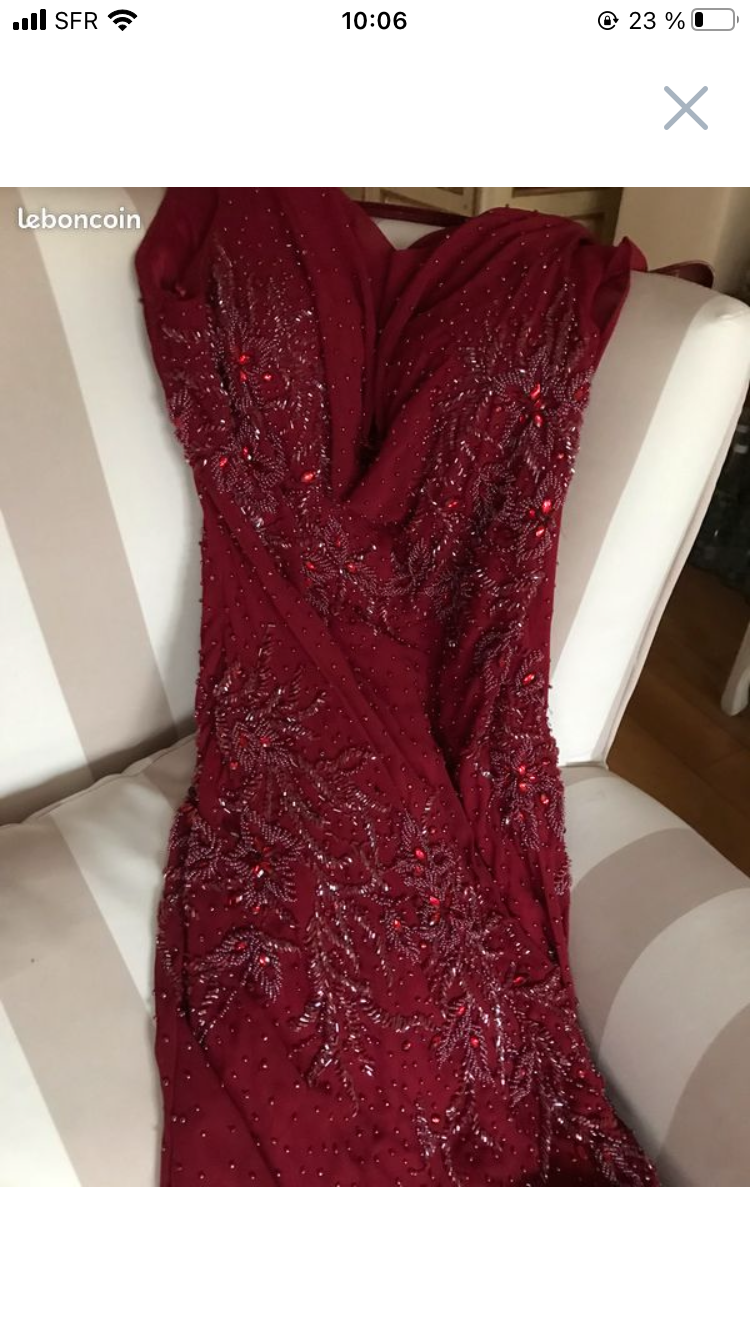 Robe haute couture Faust perlée bordeaux, Taille 42, neuve