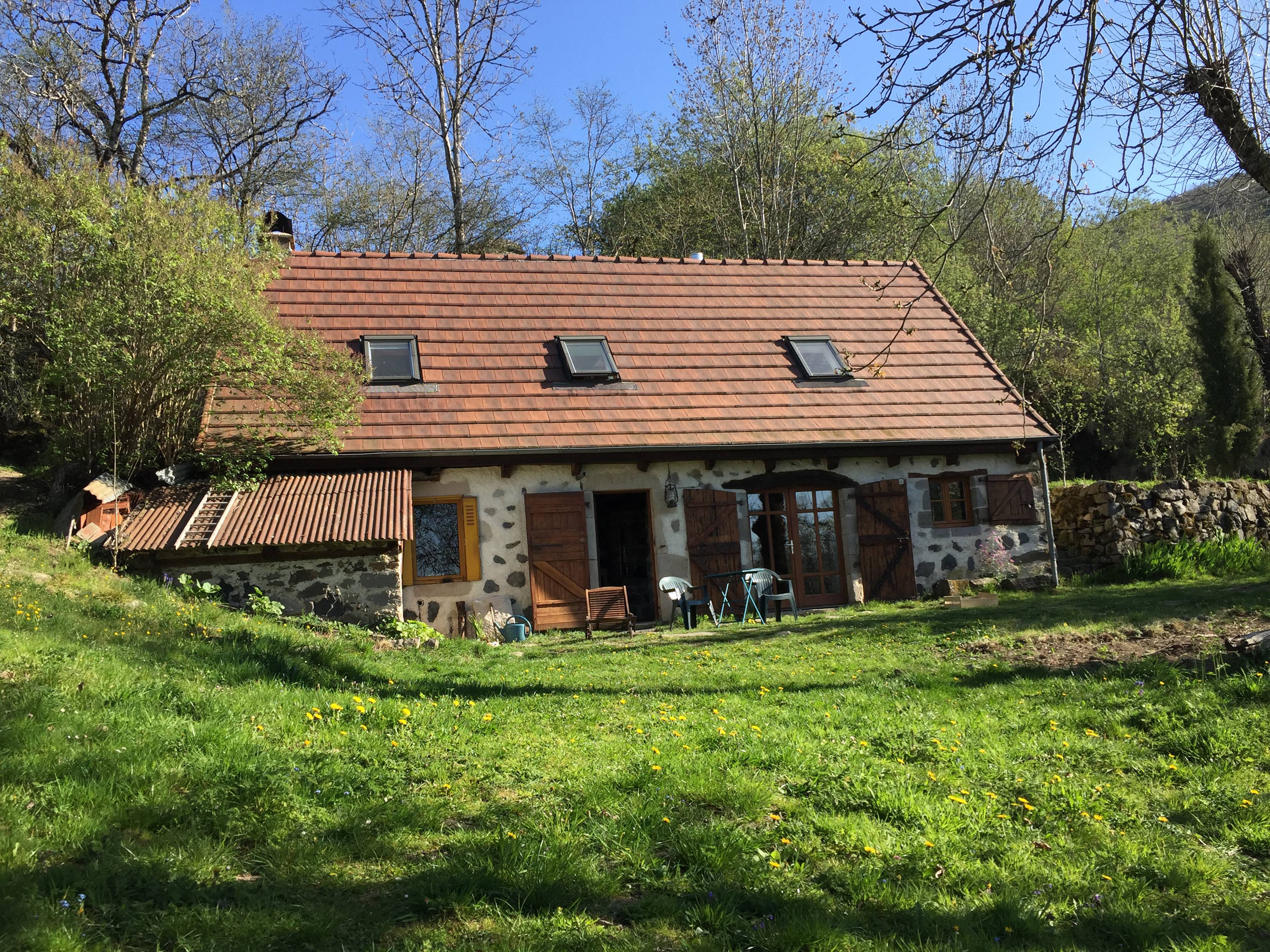 Loue maison dans les monts d’Auvergne - 3 chambres, 6 couchages - Jou-sous-Monjou (15)