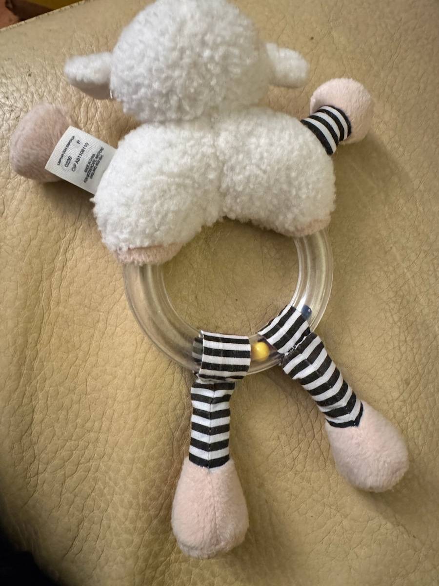 Hochet mouton marque Mothercare