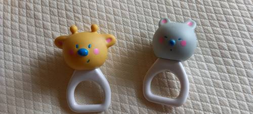 Lot 2 hochets/anneaux de dentition