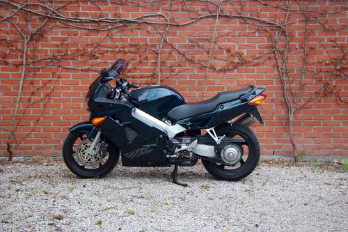 Honda VFR 800 fi état exceptionnel - 2000 - 10.300km