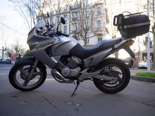 Honda Varadero XLV 125 45 695 km · 2006