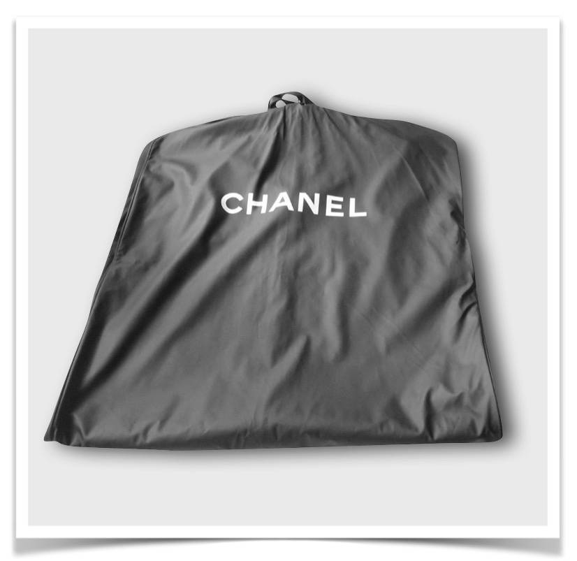 Cinq Housses Vêtements CHANEL
