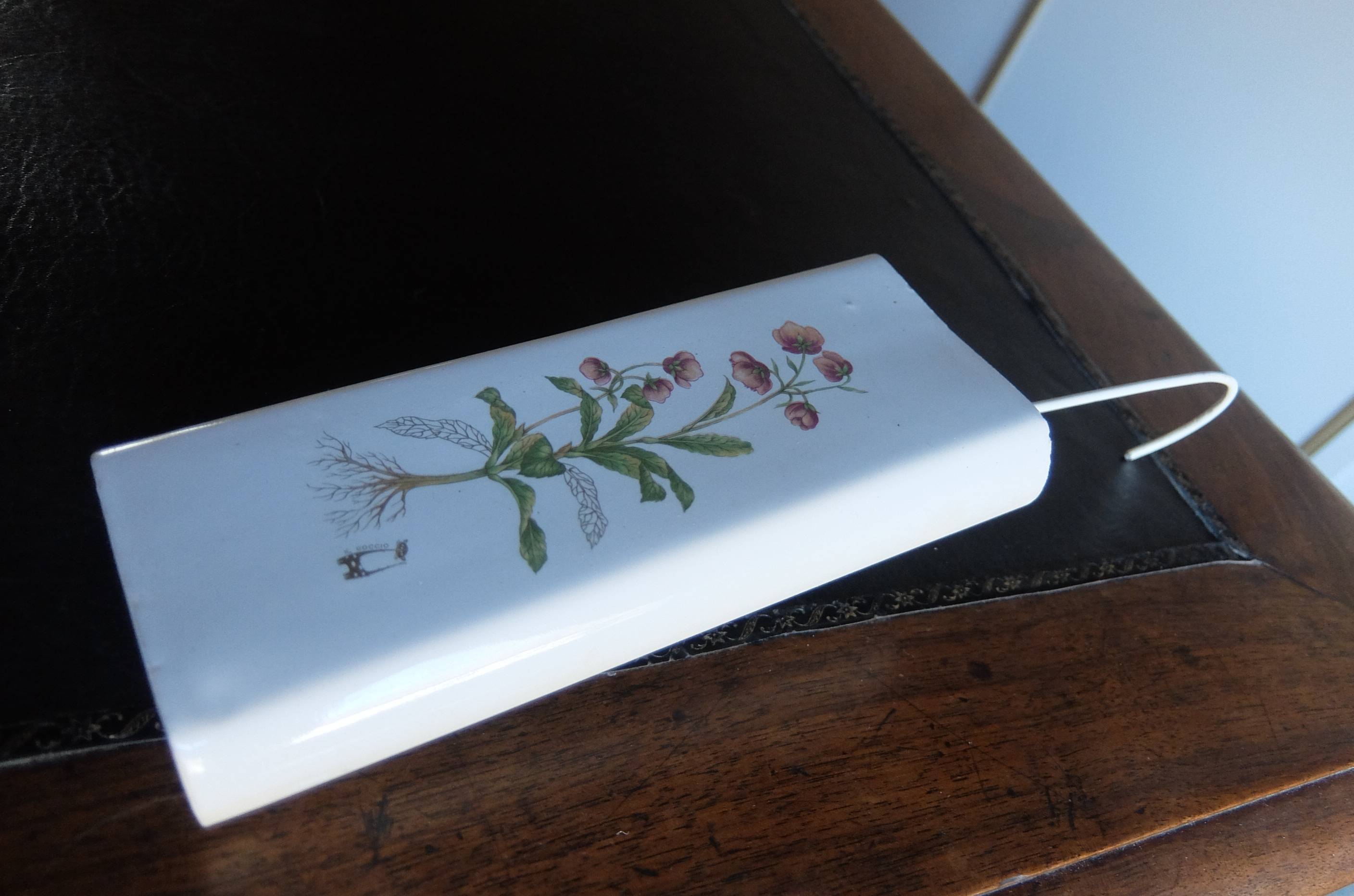 Humidificateur en faience décorée