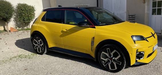 Vends Renault 5 R5 E-Tech ICONIC, 2024, 9000km