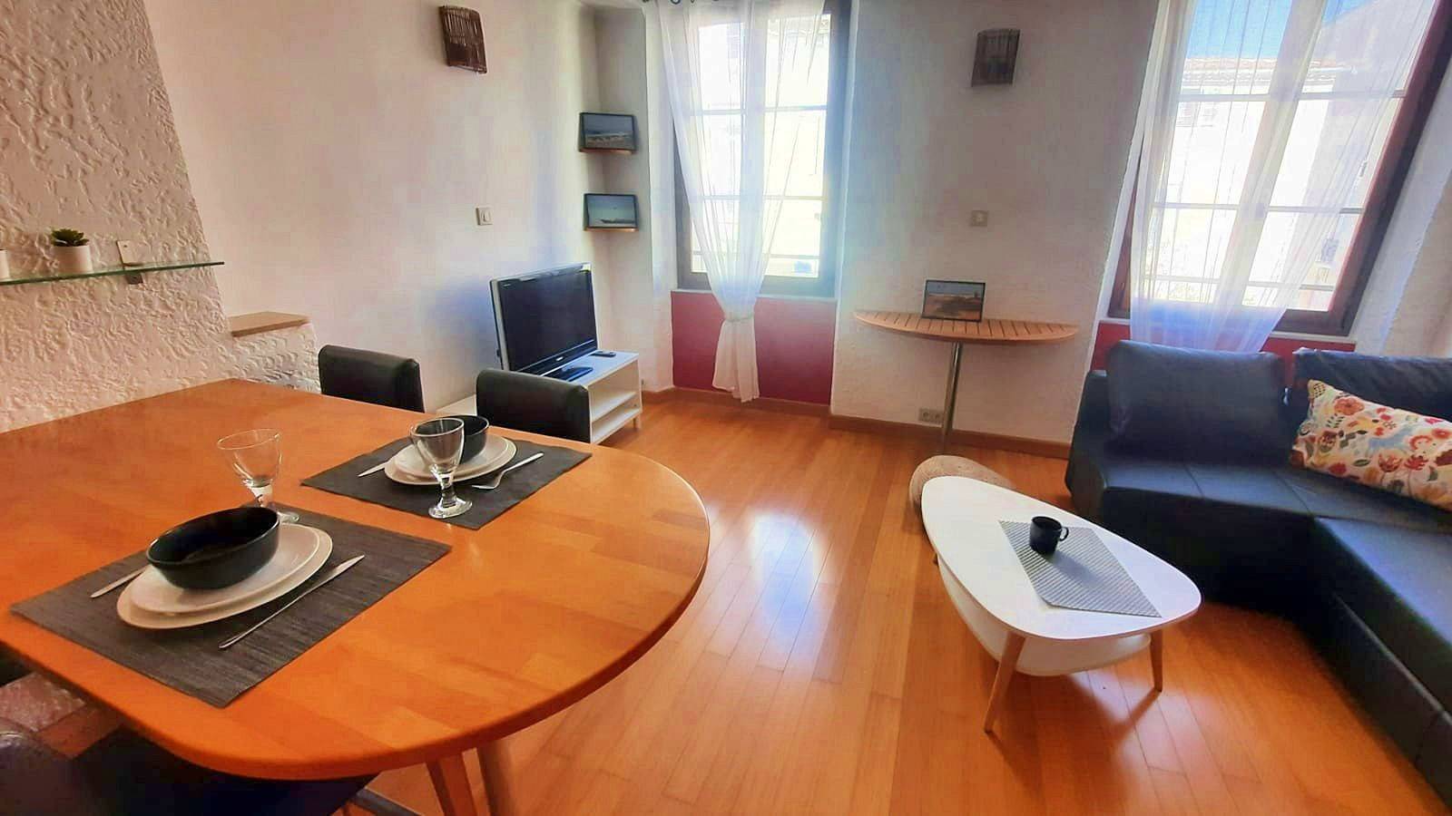 Loue appartement 47m² 1 chambre centre ville Toulon libre fin août