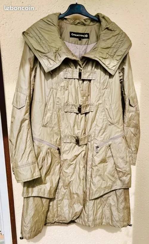 Impermeable beige