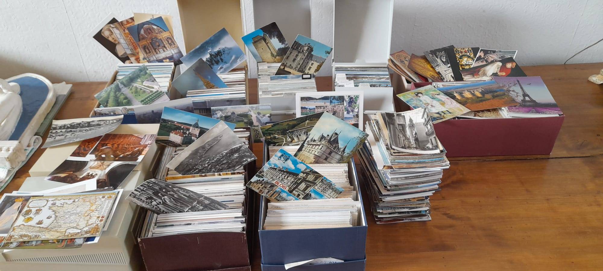 Important lot de cartes postales - collection CPA, CPSM et CPM
