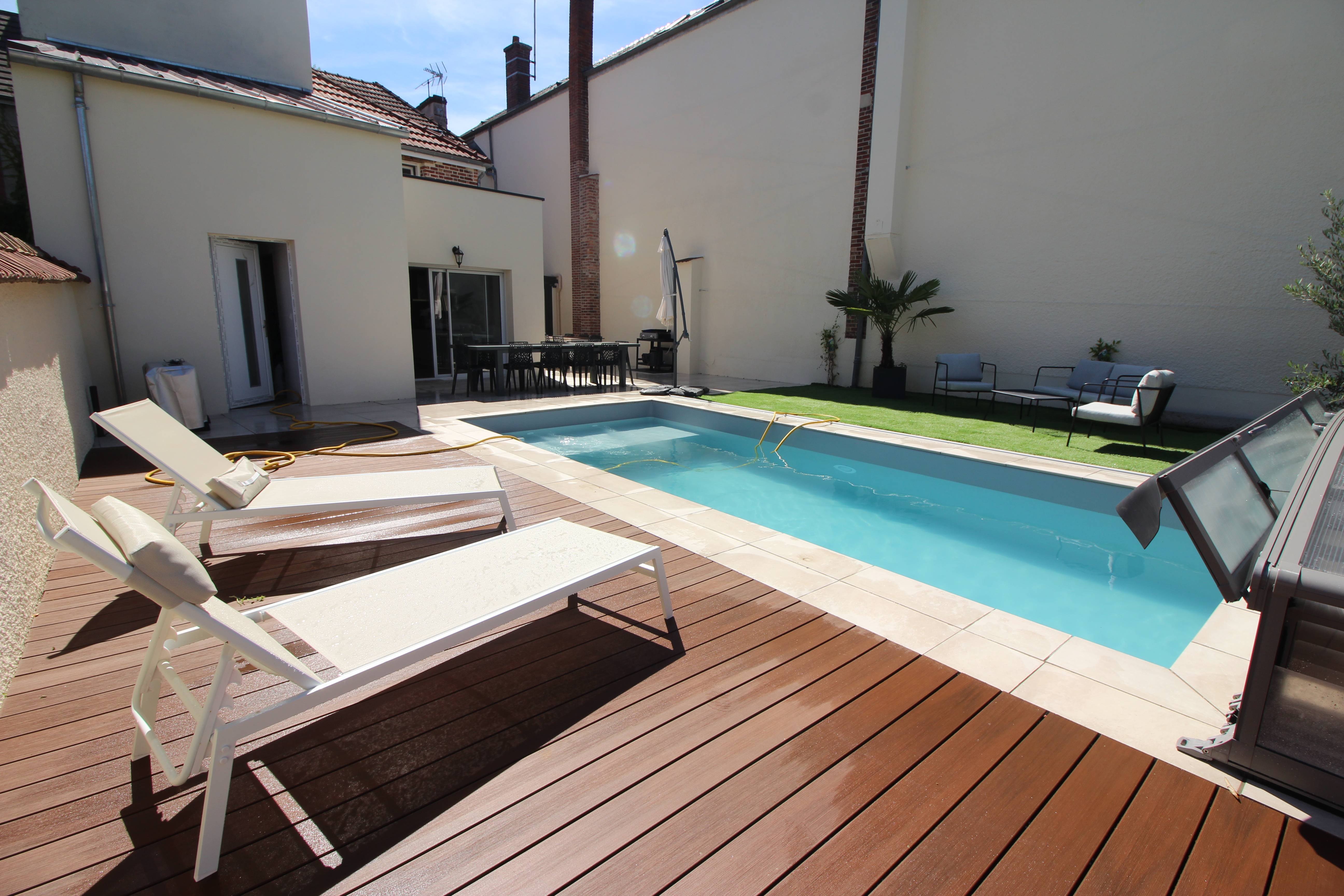 Loue gîte de Jacinthe, Dizy/Epernay, 12 couchages, piscine en saison