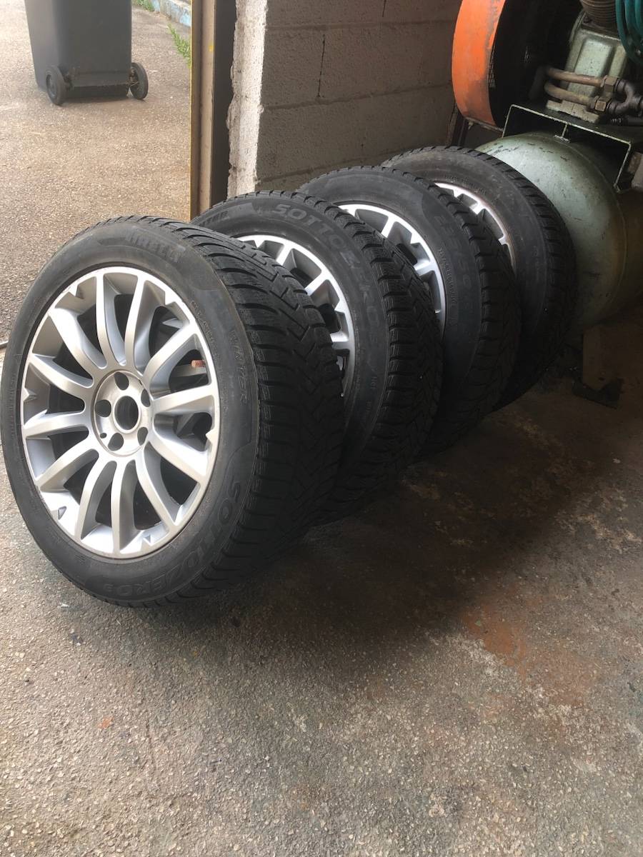 Jantes Maserati Ghibli avec pneus neiges