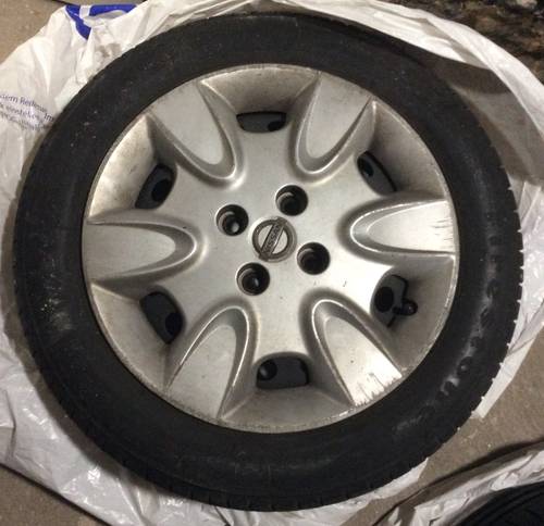 4 jantes - taille pneus 175/60/R15 (pneus offerts)