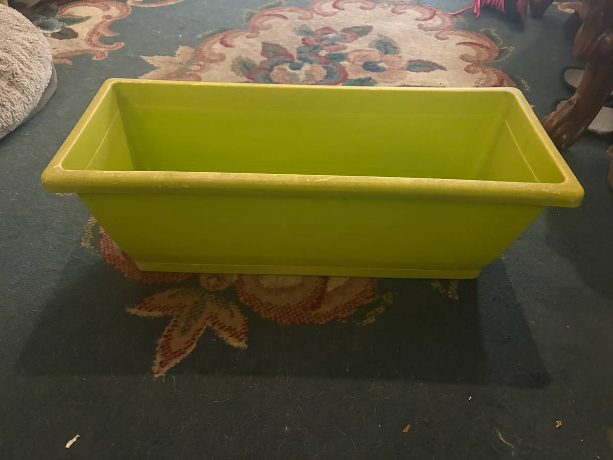 Jardinière avec soucoupe