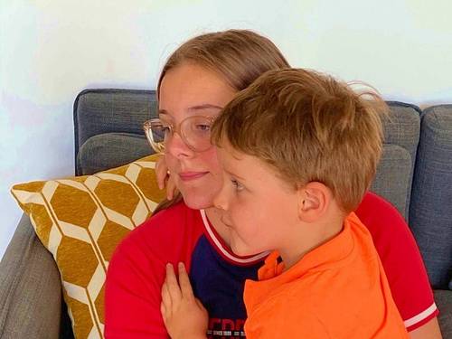 J fille propose babysitting sur Hyères