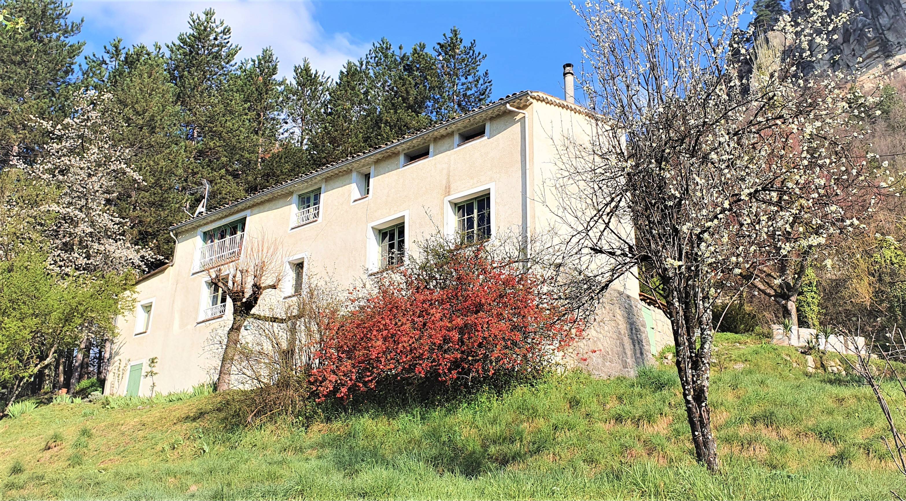 Loue maison de vacances à Annot, Alpes-de-Haute-Provence - 4 chambres, 8 couchages