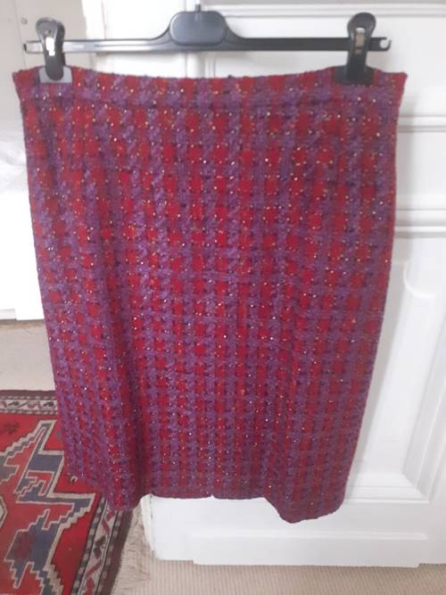 Vends jolie jupe en lainage tissu haute couture - Taille XL