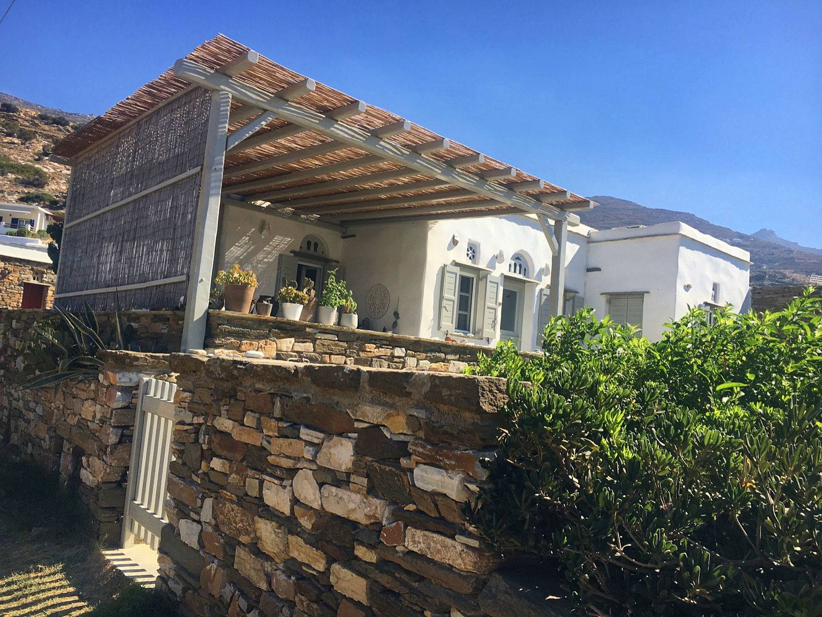 Loue jolie maison les pieds dans l’eau - 6/8 couchages - Kardiani (84)