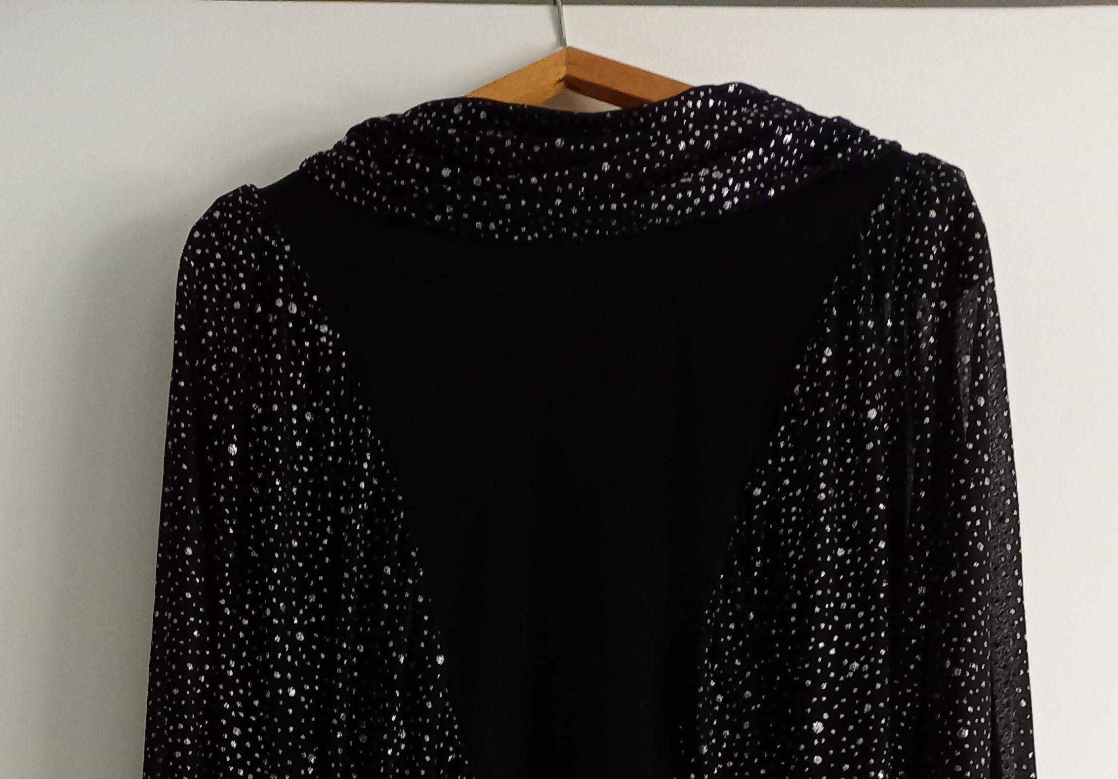 Très jolie robe pailletée made in France - taille 40/42