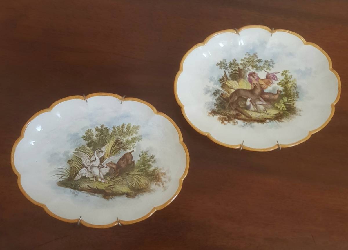 Jolie paire d’assiettes en faïence motifs animaliers en parfait état