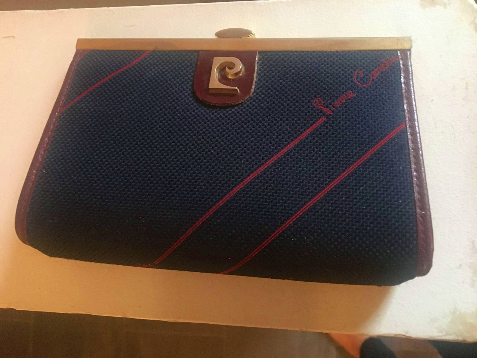 Jolie petite pochette vintage signée Pierre CARDIN