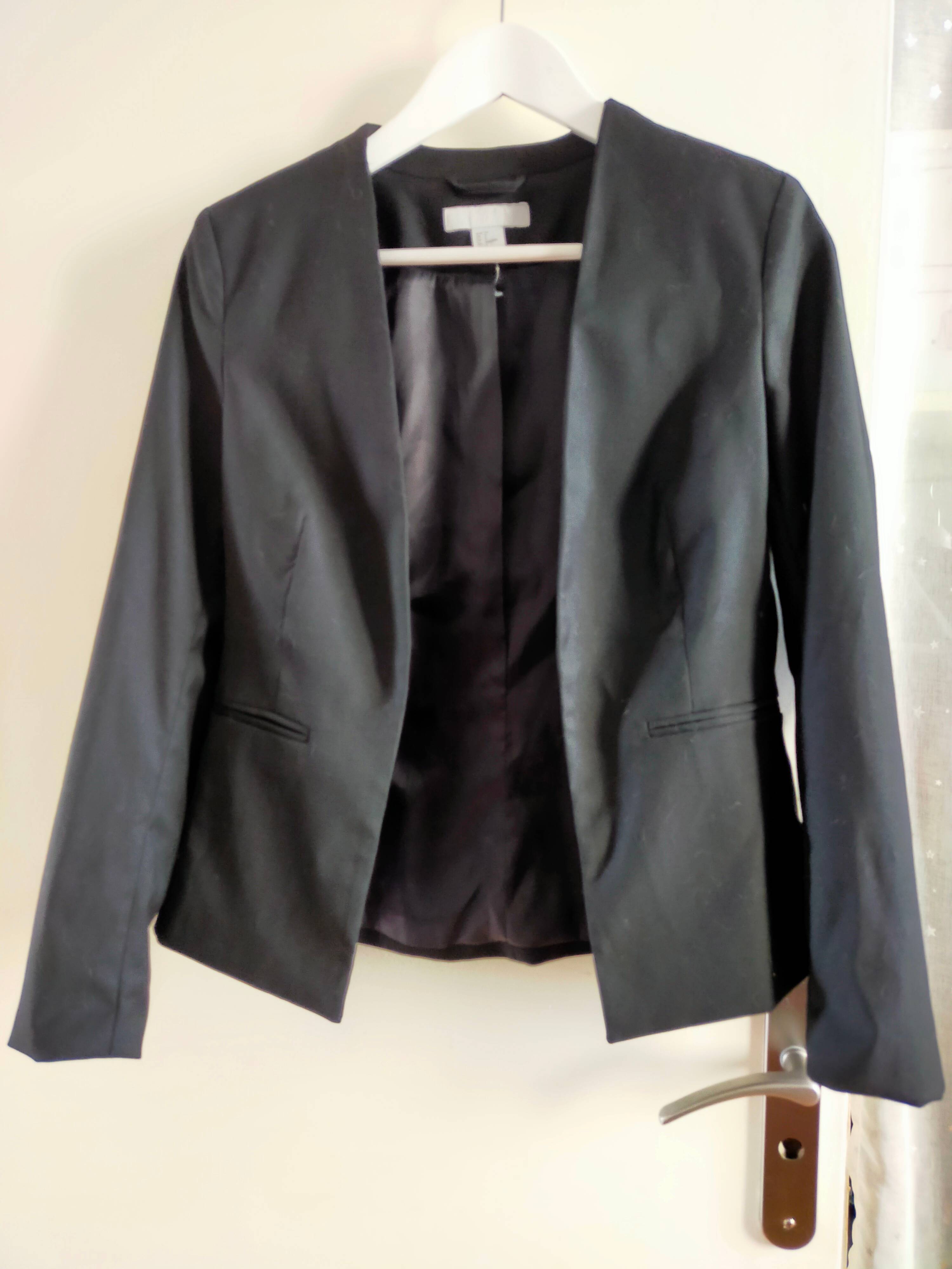 Jolie veste de tailleur noire 34 Neuve