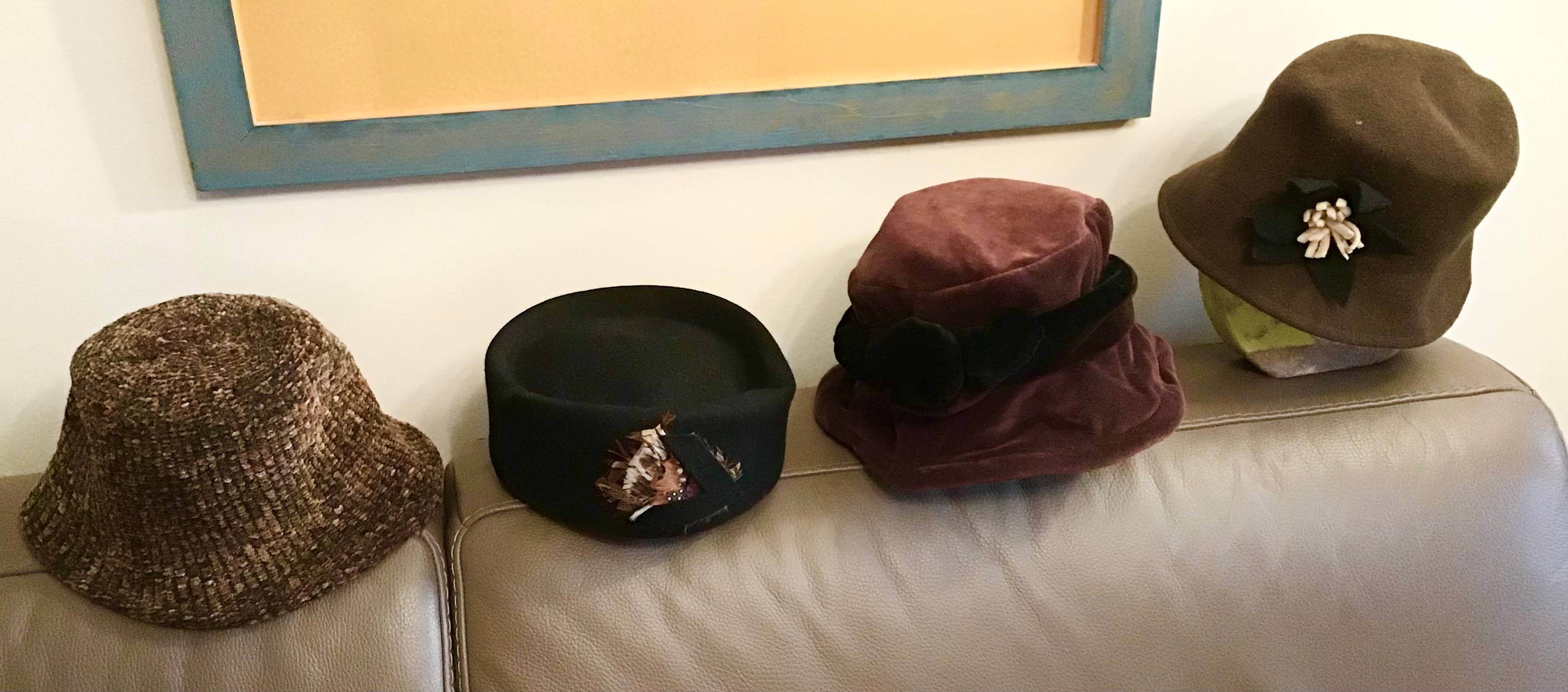 Lot de 4 jolis chapeaux pour femme