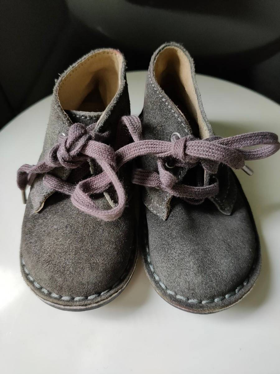 Vends chaussures Kickers grises en daim et lacet de chez DPAM - Pointure 20, neuves