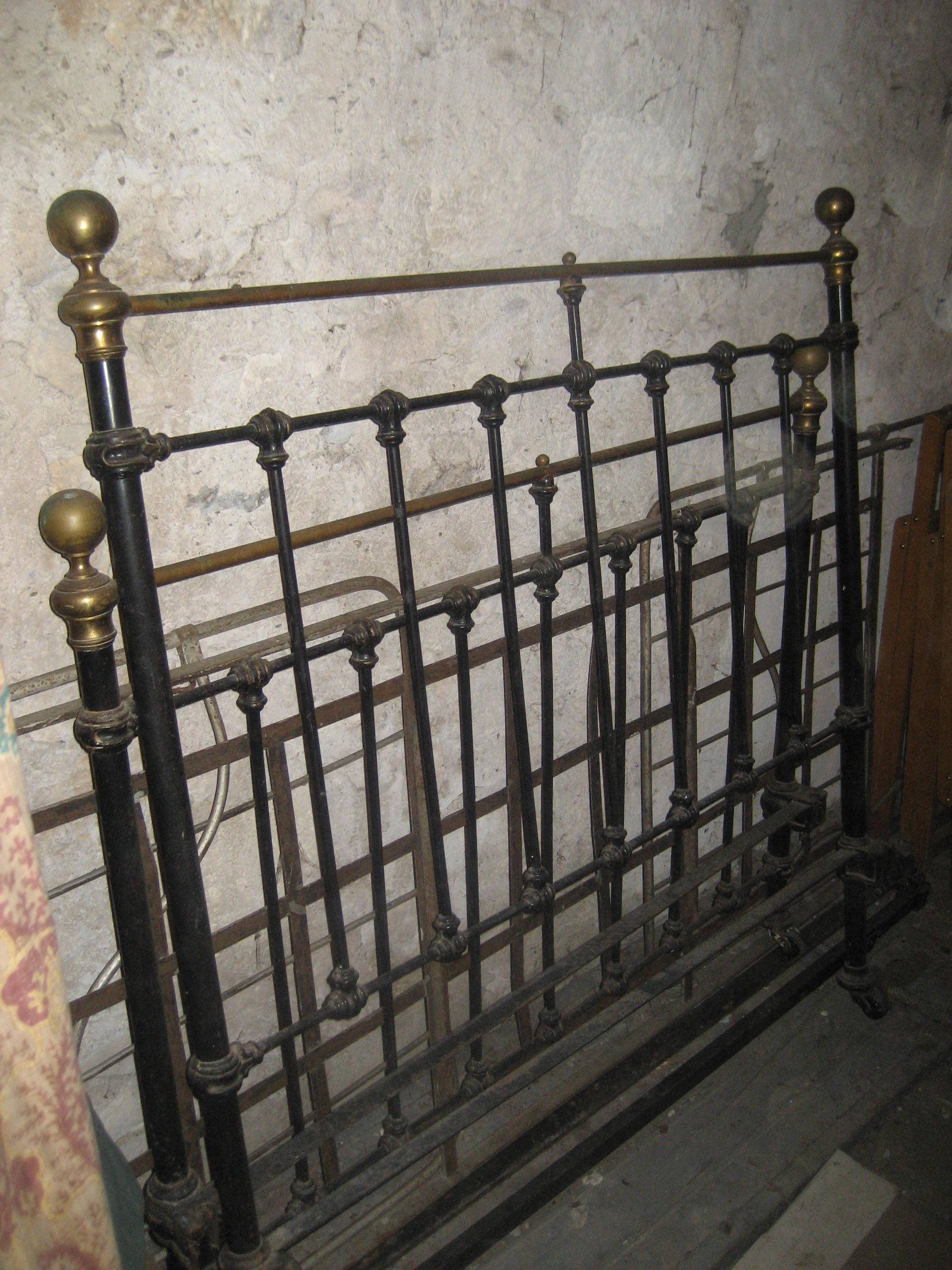 Lit en fer et laiton largeur 123cm