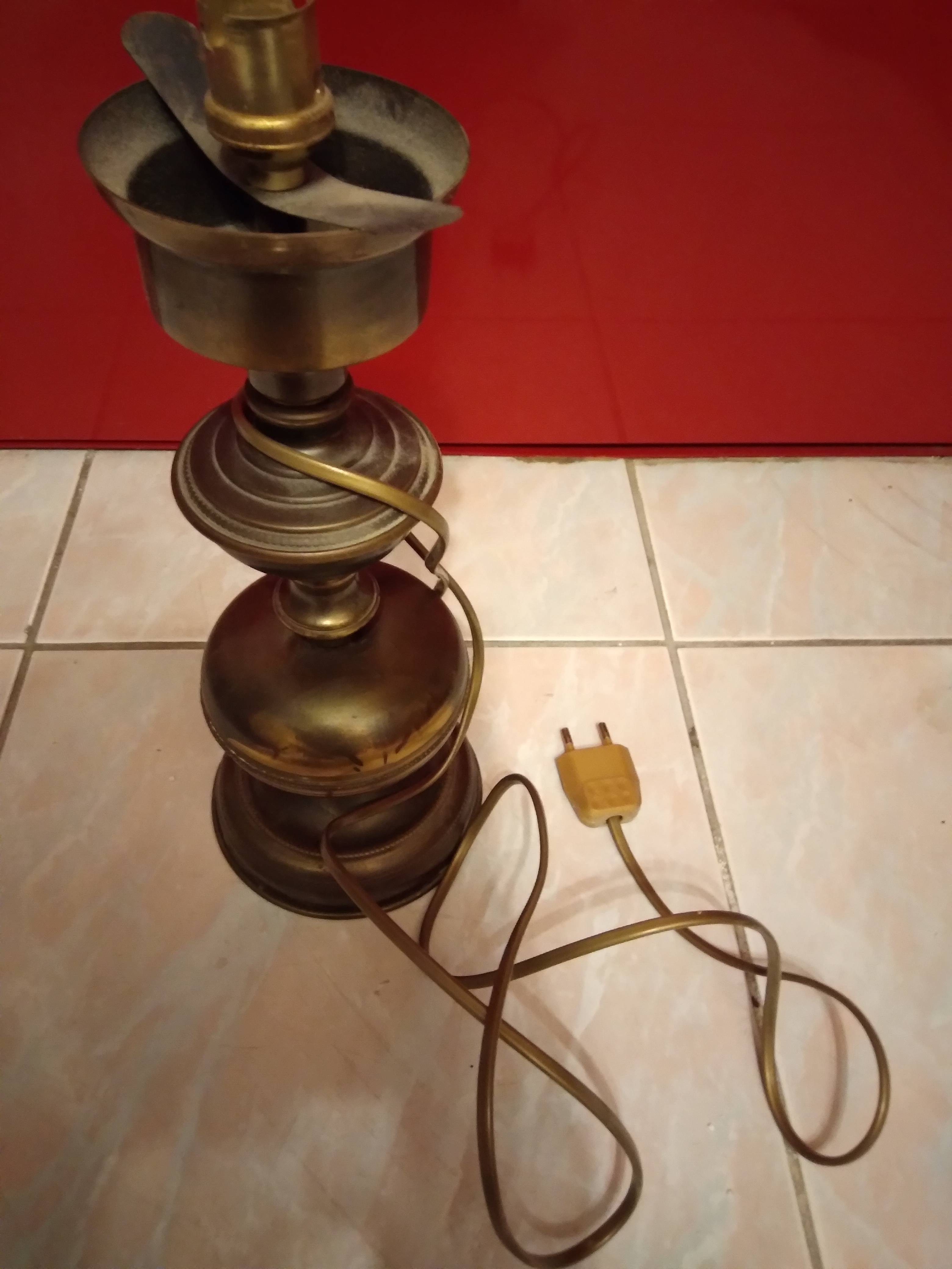 Pied de lampe ancien à restaurer