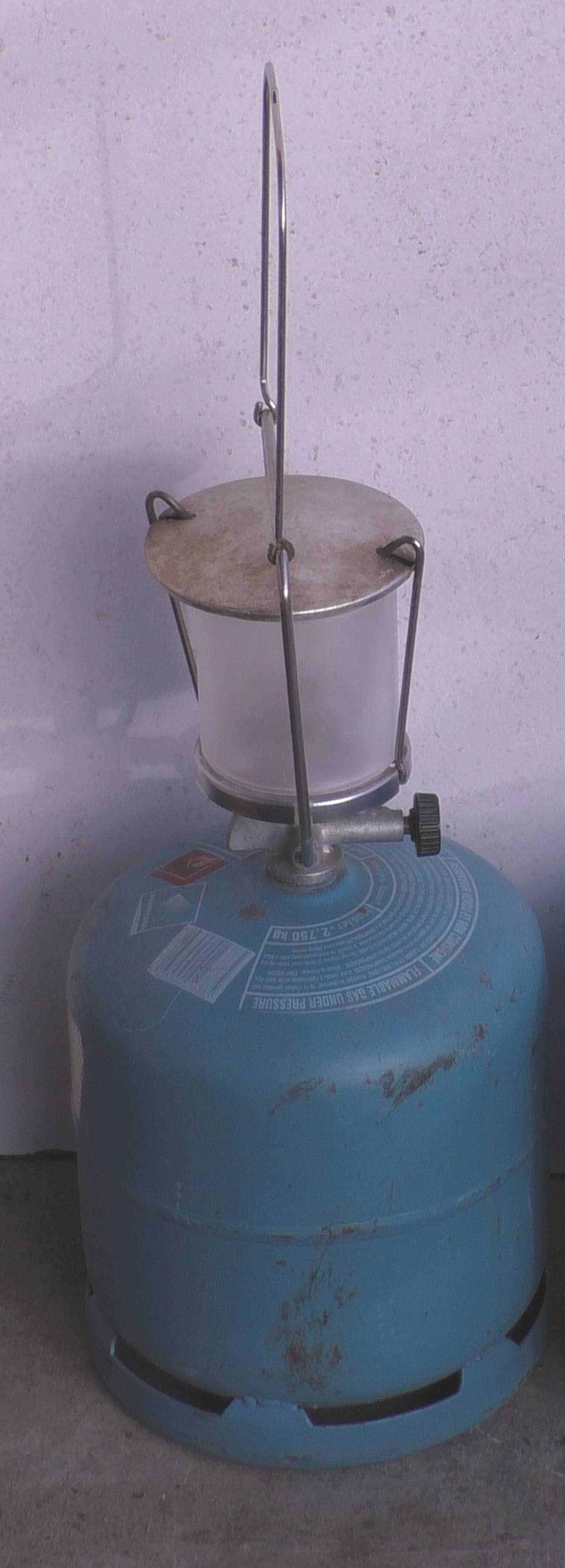 Lampe Camping Gaz Avec 3 Bouteilles 904 Et 907 Pleines Pr t L emploi 