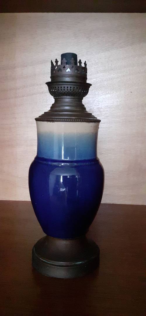 Vends lampe à pétrole ancienne (pied)