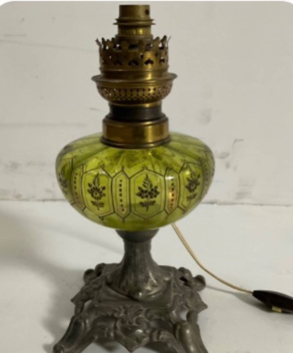Lampe à pétrole transformée verre