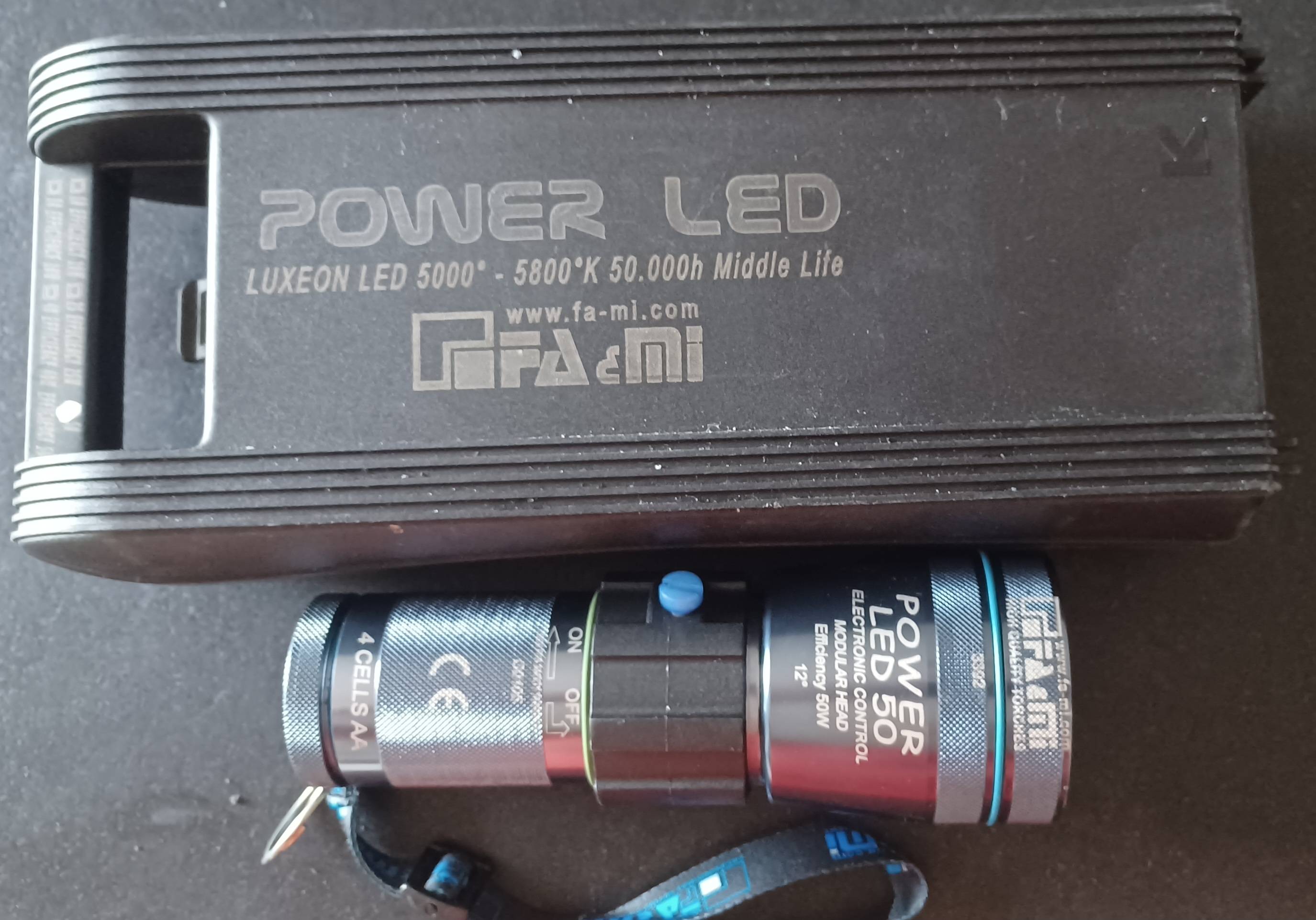 Lampe torche de plongée FA-MI