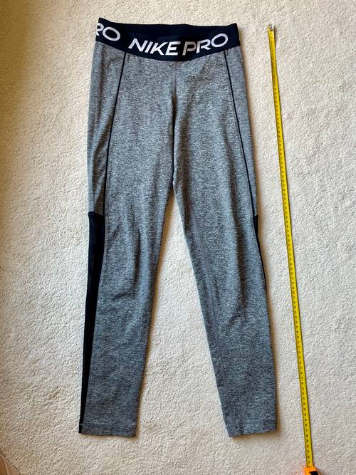 Vends leggings gris Nike taille S